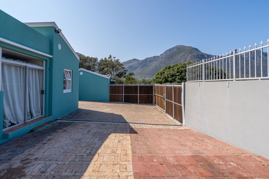 4 Bedroom Property for Sale in Northshore Western Cape